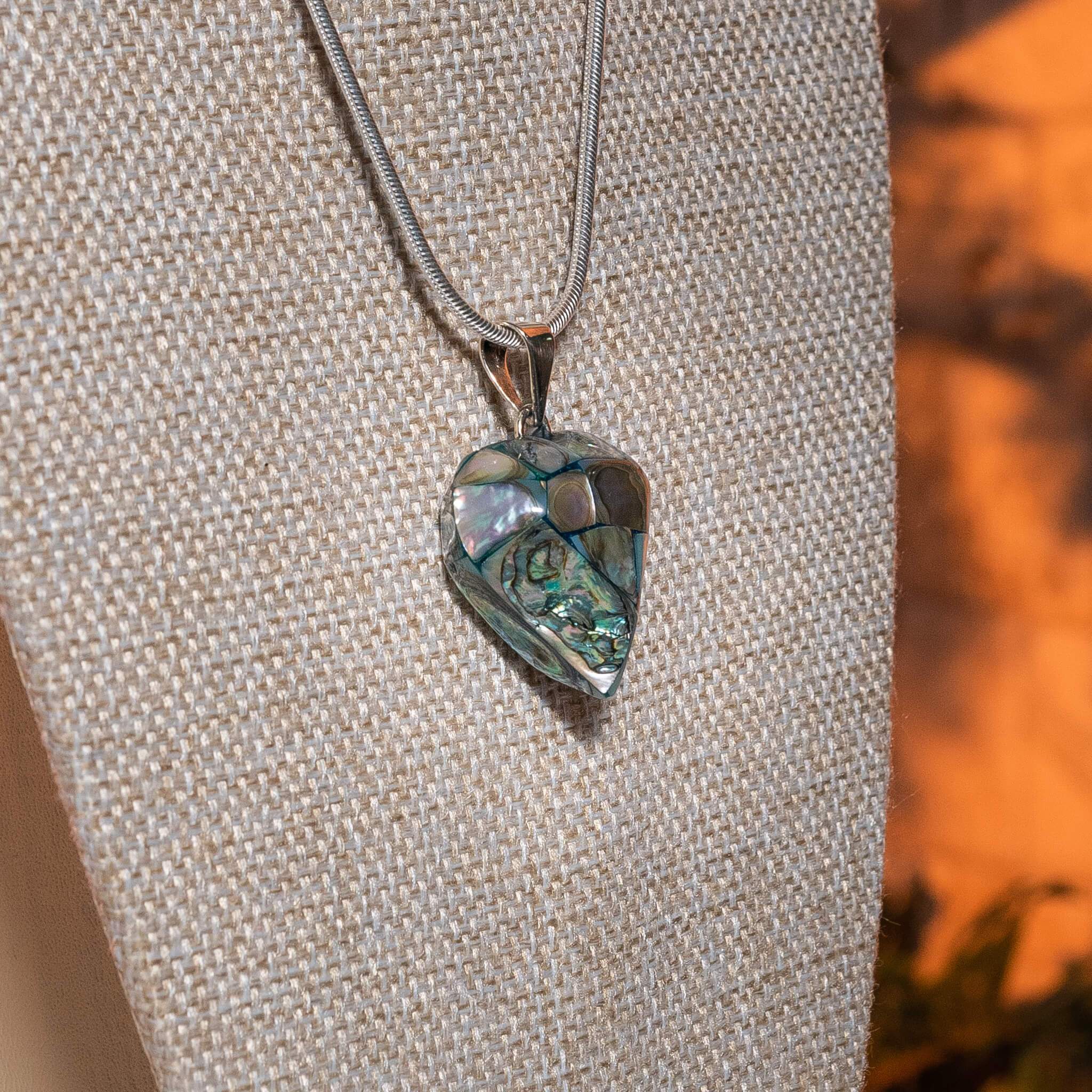 llamador-corazon-de-abulon-en-mostrador-con-cadena_fbc47270-cb49-4ef0-879c-dcfc0fb100bd